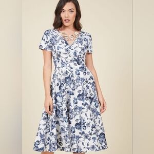 Modcloth Retro Style Blue and White Floral A-Line Midi Dress Size 14